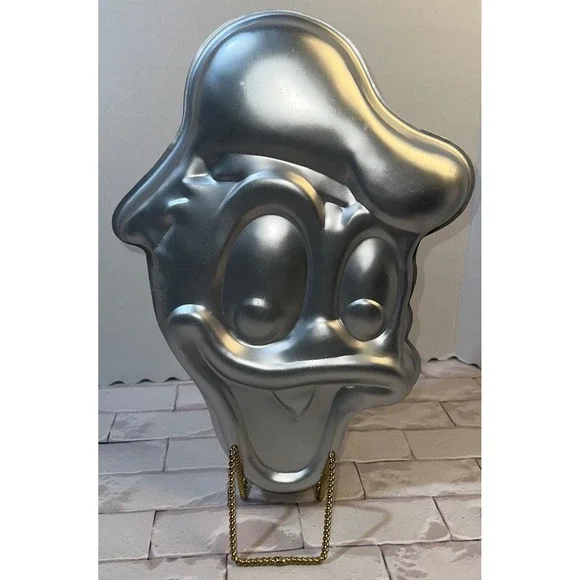 Wilton Donald Duck Vintage Aluminum Cake Pan Walt Disney Productions 515-307 - Picture 3 of 3